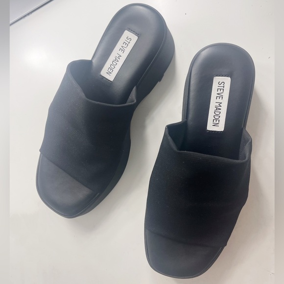 Steve Madden slinky30 black sandal - Picture 1 of 3